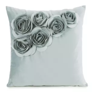 Poszewka na poduszkę 45 x 45 cm welwetowa kolor miętowy zdobiona aplikacja w róże Eurofirany