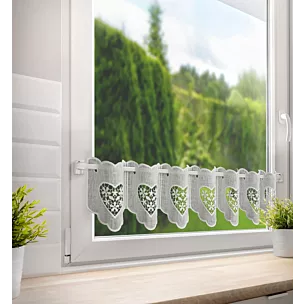 Tkanina firanowa zazdrostka z etaminy zdobiona haftowanymi ażurowymi sercami Eurofirany