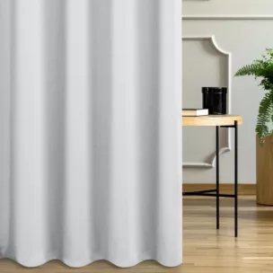 Zasłona szyta na flexach biało srebrna z gładkiej tkaniny przeplatanej błyszczącą lureksową nicią o wzorze w kropki