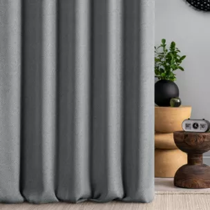 Zasłona szyta na taśmie 5 cm grafitowa z tkaniny z jodełkowym wzorem geometrycznym