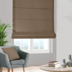 Roleta rzymska jasnobrązowa z tkaniny trudnopalnej, zaciemniającej, typu blackout