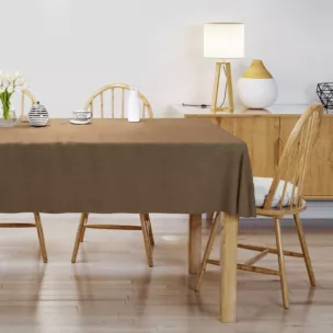 Obrus szyty DORA - HIT ciemnobrązowy z miękkiej tkaniny o welurowej strukturze