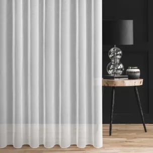 Firana szyta na taśmie fala biała z matowej tkaniny typu peru, wykończonej obciążnikiem Italissima Eva Minge