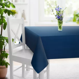 Obrus na wymiar granatowy z miękkiej tkaniny o welurowej strukturze