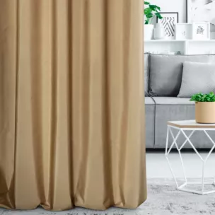 Zasłona szyta na taśmie fala ciemnobeżowa z gładkiej tkaniny z delikatnym połyskiem