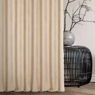 Zasłona szyta na taśmie fala NADINE beżowa z miękkiej tkaniny o welurowej strukturze i wyraźnym splocie