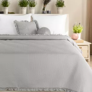 Narzuta srebrna pikowana metodą hot press z ozdobną falbanką 170x210 cm FALBANKA Design 91  Eurofirany