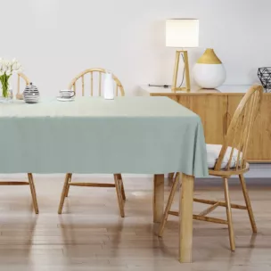 Obrus szyty ADESSA jasnoturkusowy z miękkiej tkaniny o welurowej strukturze