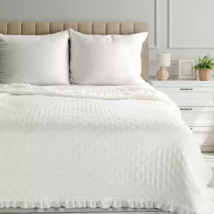 Narzuta kremowa 220x240 cm obszyta falbaną pikowana techniką hot press LIBI 3 EUROFIRANY CLASSIC