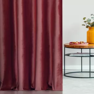 Zasłona szyta na taśmie fala bordowa z tkaniny welwetowej w pionowe prążki, wykończona obciążnikiem