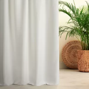 Zasłona szyta na tunelu kremowa z tkaniny o grubym splocie przetykanej błyszczącą nicią