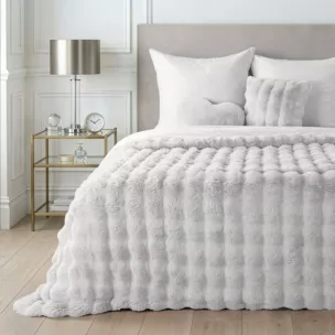 Koc 220x200 cm biały z miękkiej tkaniny futerkowej z efektem 3D LILY Eurofirany
