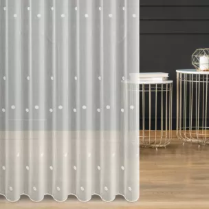 Tkanina firanowa typu aden z ozdobnym haftem zakończona szwem obciążającym Eurofirany