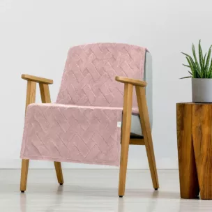 Narzuta na fotel-koc flano 70x160 cm pudrowo różowa zdobiona wytłaczanym wzorem CARO DESIGN 91 Eurofirany