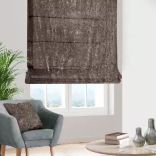 Roleta rzymska jasnobrązowa z miękkiej tkaniny welwetowej z efektem kreszowania