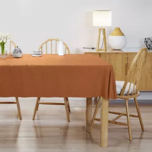 Obrus szyty DORA - HIT rudy z miękkiej tkaniny o welurowej strukturze