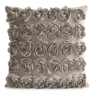 Poszewka na poduszkę 45 x 45 cm z welwetu kolor beżowy zdobiona 3D aplikacją róż ROSES Eva Minge Eurofirany