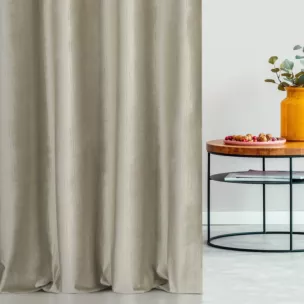 Zasłona szyta na taśmie fala beżowa z tkaniny welwetowej w pionowe prążki, wykończona obciążnikiem