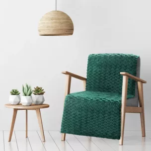 Narzuta na fotel-koc 70x160 cm ciemnozielona miękka i miła w dotyku z wytłaczanym wzorem jodełki CINDY 6 DESIGN 91 Eurofirany