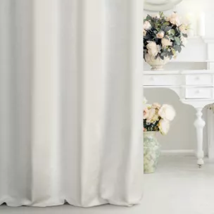 Zasłona szyta na przelotkach SORENTO kremowo srebrna z tkaniny w szerokie połyskliwe pasy