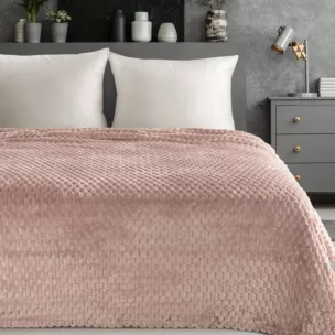 Koc 150x200 cm pudrowy miękki w dotyku z wytłaczanym wzorem 3D CINDY 6 Design 91