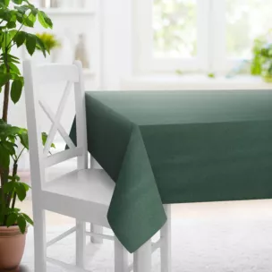 Obrus na wymiar ciemnomiętowy o naturalnym charakterze, z widocznym, ozdobnym splotem