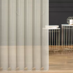 Firana szyta na przelotkach ciemnokremowa z drobnej siateczki, wykończona obciążnikiem