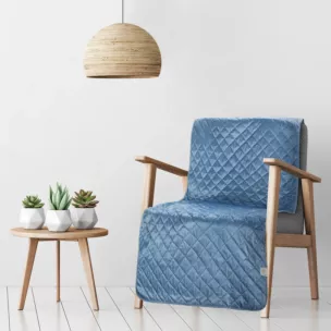 Narzuta welwetowa na fotel niebieska 70x160 cm pikowana metodą hot press w geometryczny wzór LUIZ 5 DESIGN 91 Eurofirany