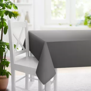 Obrus szyty ciemnostalowy z gładkiej zaciemniającej tkaniny typu dimout