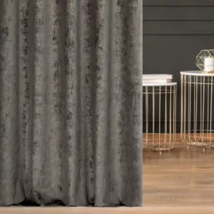 Tkanina zasłonowa z welwetu zdobiona delikatnym ornamentowym wzorem z błyszczącą przecierką Eurofirany