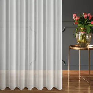 Firana szyta na flexach kremowa z gładkiej matowej tkaniny, wykończonej obciążnikiem