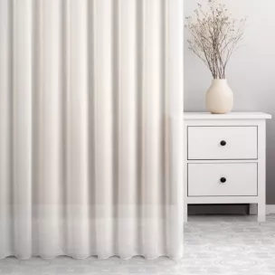 Firana szyta na flexach perłowa z delikatnej elaganckiej tkaniny, wykończonej obciążnikiem