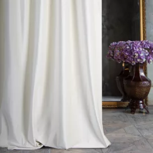 Zasłona szyta na taśmie 5 cm ITALIA kremowa z tkaniny welwetowej o delikatnym połysku