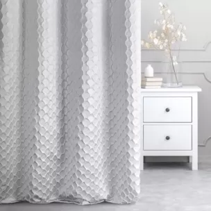 Zasłona szyta na przelotkach JEROME naturalna z tkaniny o symetrycznym wzorze 3D i lekkim połyskiem