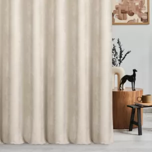 Zasłona szyta na przelotkach beżowa z tkaniny o szenilowej strukturze