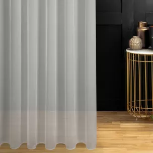 Firana szyta na flexach IREM kremowa z miękkiej tkaniny o lekkim splocie i delikatnym połysku, wykończona obciążnikiem