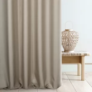 Zasłona szyta na taśmie fala jasnobeżowa z tkaniny z dodatkiem połyskującej nici, z widocznym ozdobnym splotem