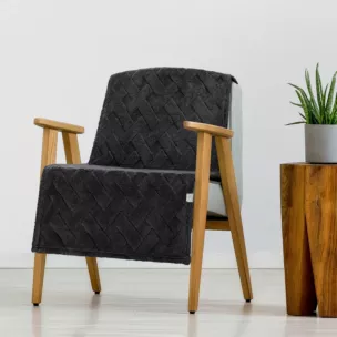 Narzuta na fotel-koc flano 70x160 cm czarna zdobiona wytłaczanym wzorem CARO DESIGN 91 Eurofirany