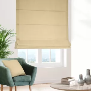 Roleta rzymska kremowa z miękkiej tkaniny o welurowej strukturze