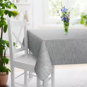 Obrus szyty srebrno popielaty z tkaniny w stylu eko o naturalnym splocie, z efektem melanżu, wykończona obciążnikiem