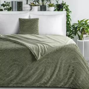 Koc 150x200 cm oliwkowy, z futrzanej tkaniny zdobiona wytłaczanym efektem 3D KATE Eurofirany