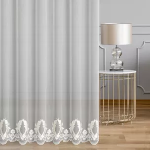 Firana szyta na taśmie 5 cm naturalna z tkaniny typu ADEN z delikatnym deszczykiem, zdobiona fantazyjnym haftem z dodatkiem welwetu Italissima Eva Minge