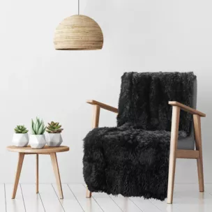Narzuta na fotel-koc o strukturze miękkiego futra 70x160 cm czarna TIFFANY DESIGN 91 Eurofirany