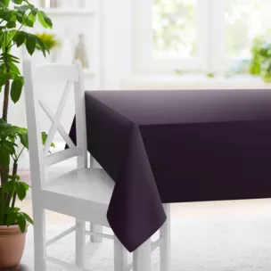 Obrus szyty fioletowy z tkaniny trudnopalnej, zaciemniającej, typu blackout