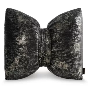 Poduszka 45x55 cm welwetowa kolor czarny w kształcie kokardy z przecieranym lśniącym nadrukiem KODARDA 1 Eurofirany