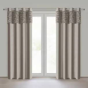 Zasłona beżowa z welwetu zdobiona aplikacją 3D róż 140x250 cm przelotka - ROSES Eva Minge Eurofirany