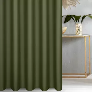 Zasłona szyta na taśmie fala ciemnozielona z gładkiej tkaniny zaciemniającej typu dimout wykończona obciążnikiem