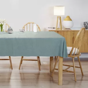 Obrus szyty jasnoturkusowy miękka, szenilowa tkanina o wyraźnym splocie i delikatnym połysku