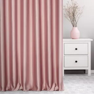 Zasłona szyta na taśmie fala ciemnoróżowa z jednokolorowej gładkiej tkaniny