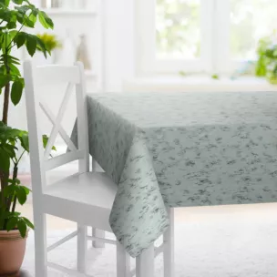 Obrus szyty jasnomiętowo złocisty z tkaniny welwetowej ze złotym marmurkowym nadrukiem